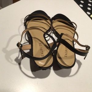 black capri cross straps shoes